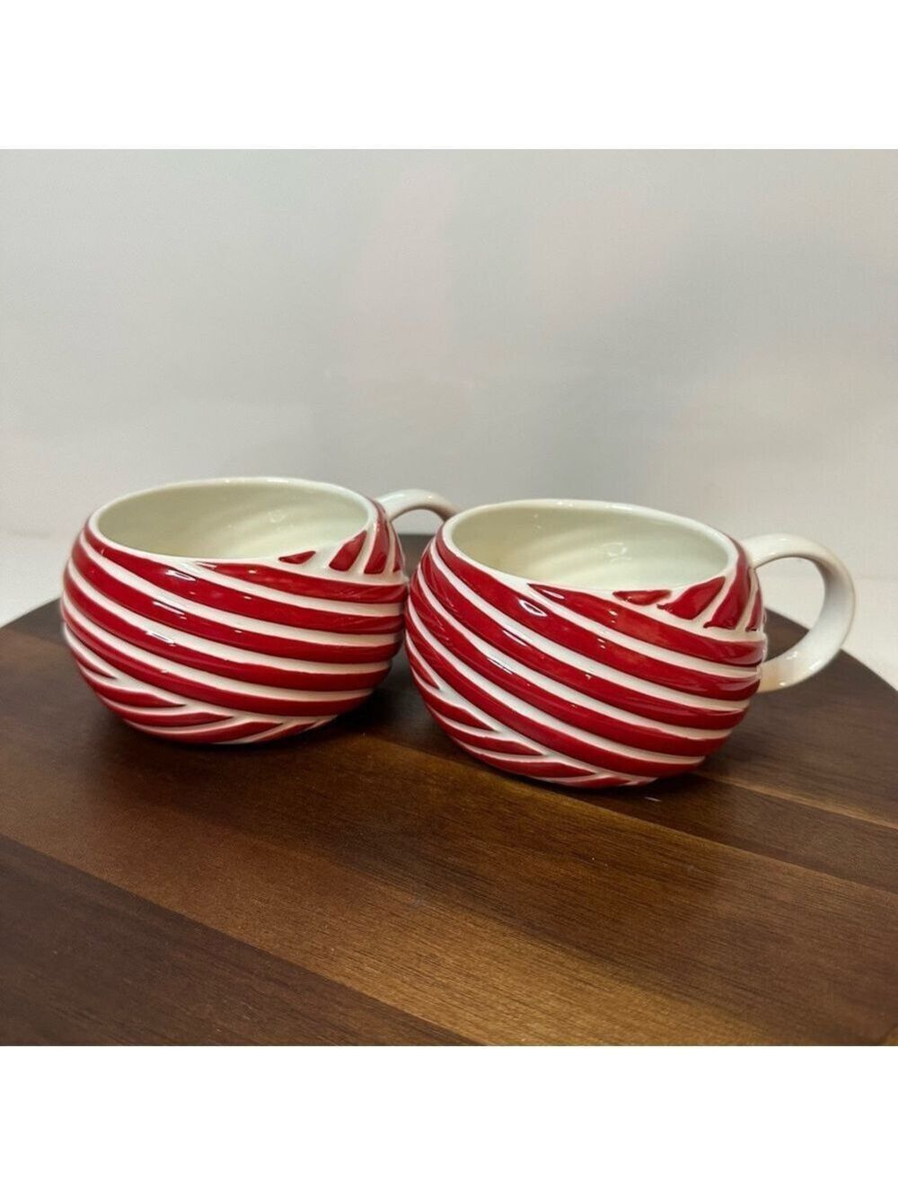 Starbucks 2013 Holiday Red White Swirl Mug Set 2 × 12 oz